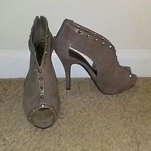 Dollhouse tan toe out platform heels